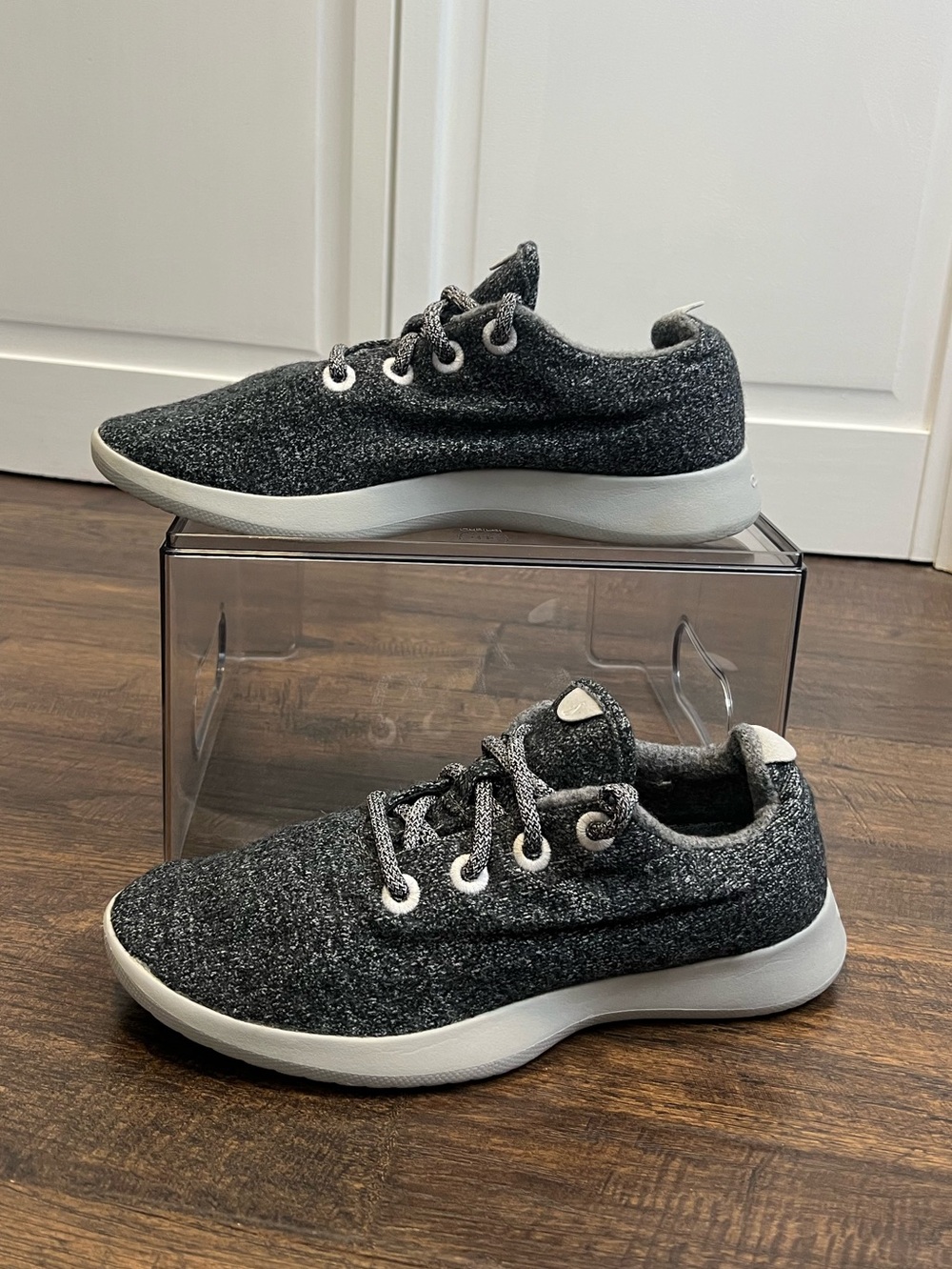 allbirds Women's Charcoal Grey Wool Runners Size 9